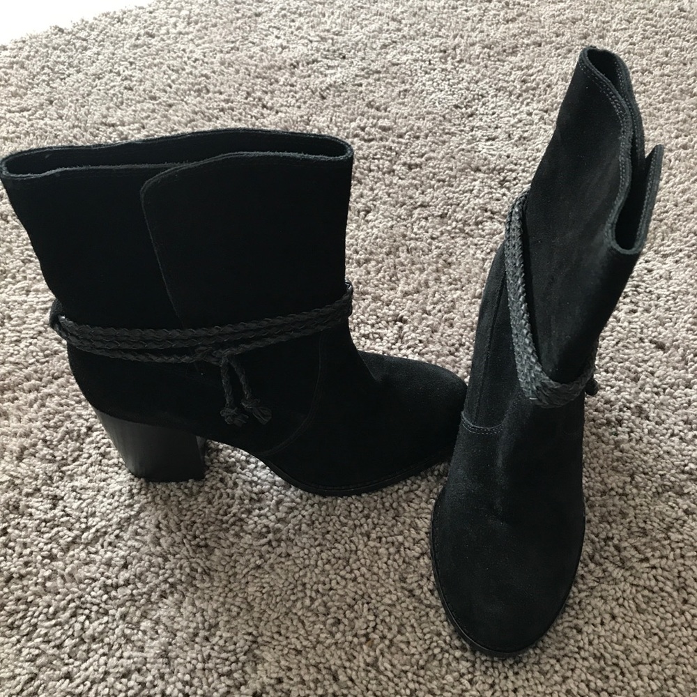 Western Black Heeled Ankle Boots size 8.5